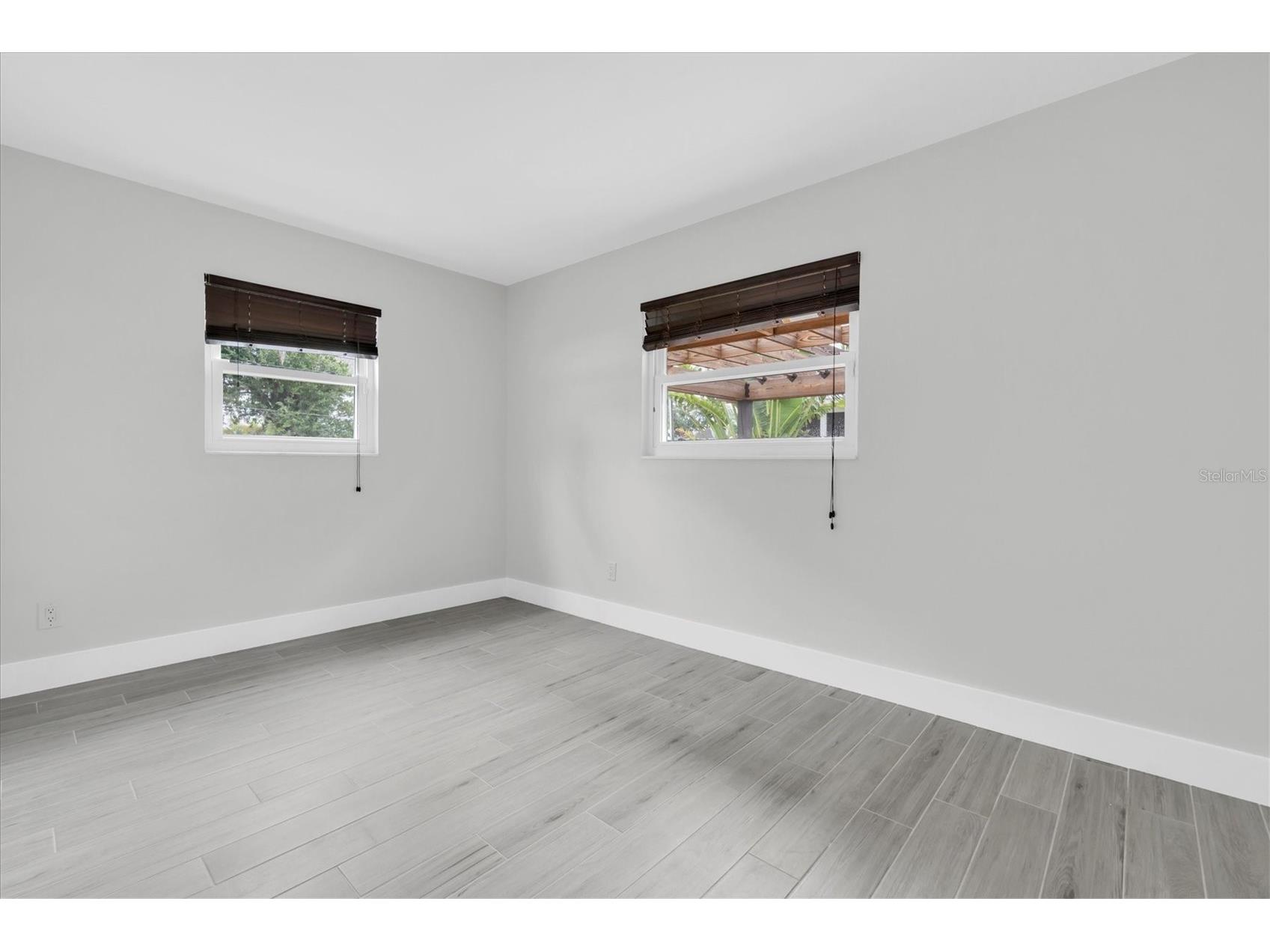 4201 Des Moines Street NE Saint Petersburg FL 33703 TB8523270 image11
