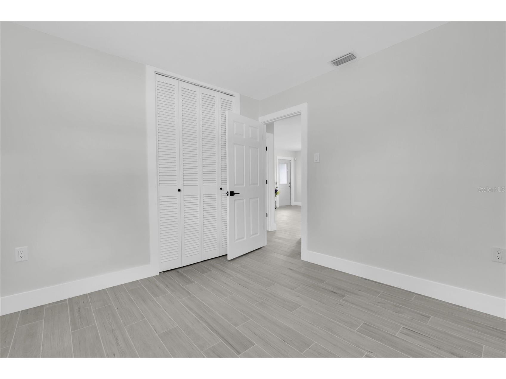 4201 Des Moines Street NE Saint Petersburg FL 33703 TB8523270 image14