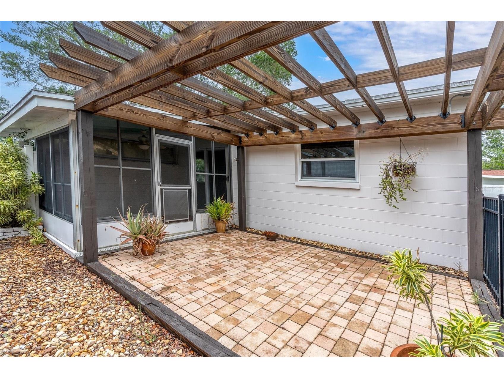 4201 Des Moines Street NE Saint Petersburg FL 33703 TB8523270 image19