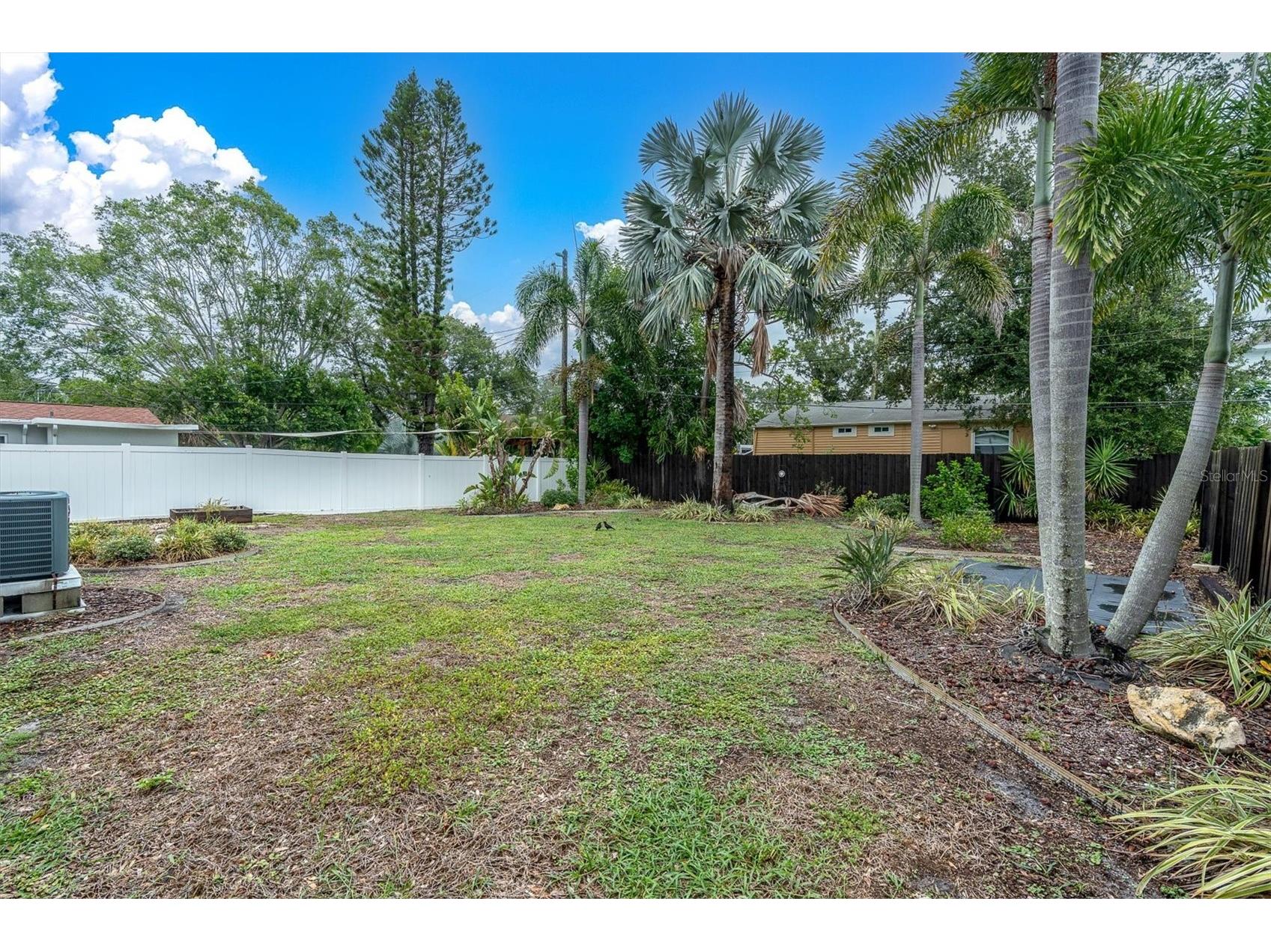 4201 Des Moines Street NE Saint Petersburg FL 33703 TB8523270 image21