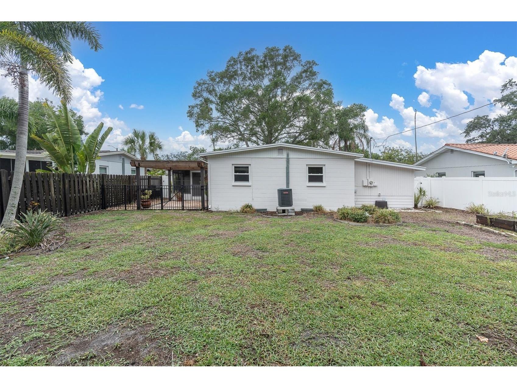 4201 Des Moines Street NE Saint Petersburg FL 33703 TB8523270 image23