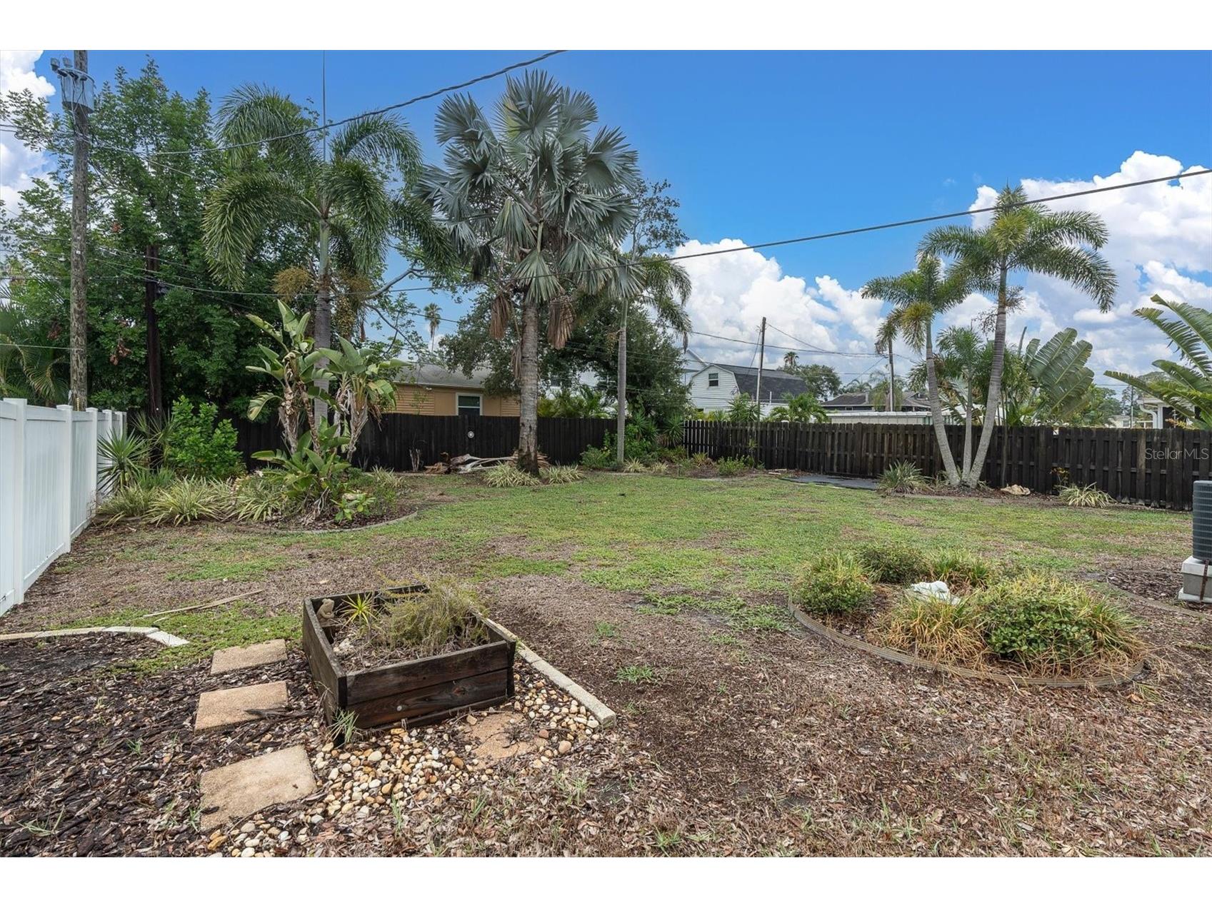 4201 Des Moines Street NE Saint Petersburg FL 33703 TB8523270 image24