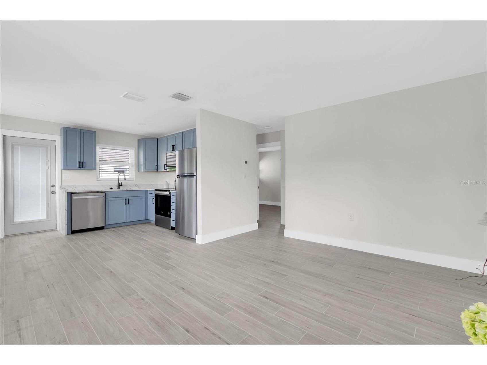 4201 Des Moines Street NE Saint Petersburg FL 33703 TB8523270 image3