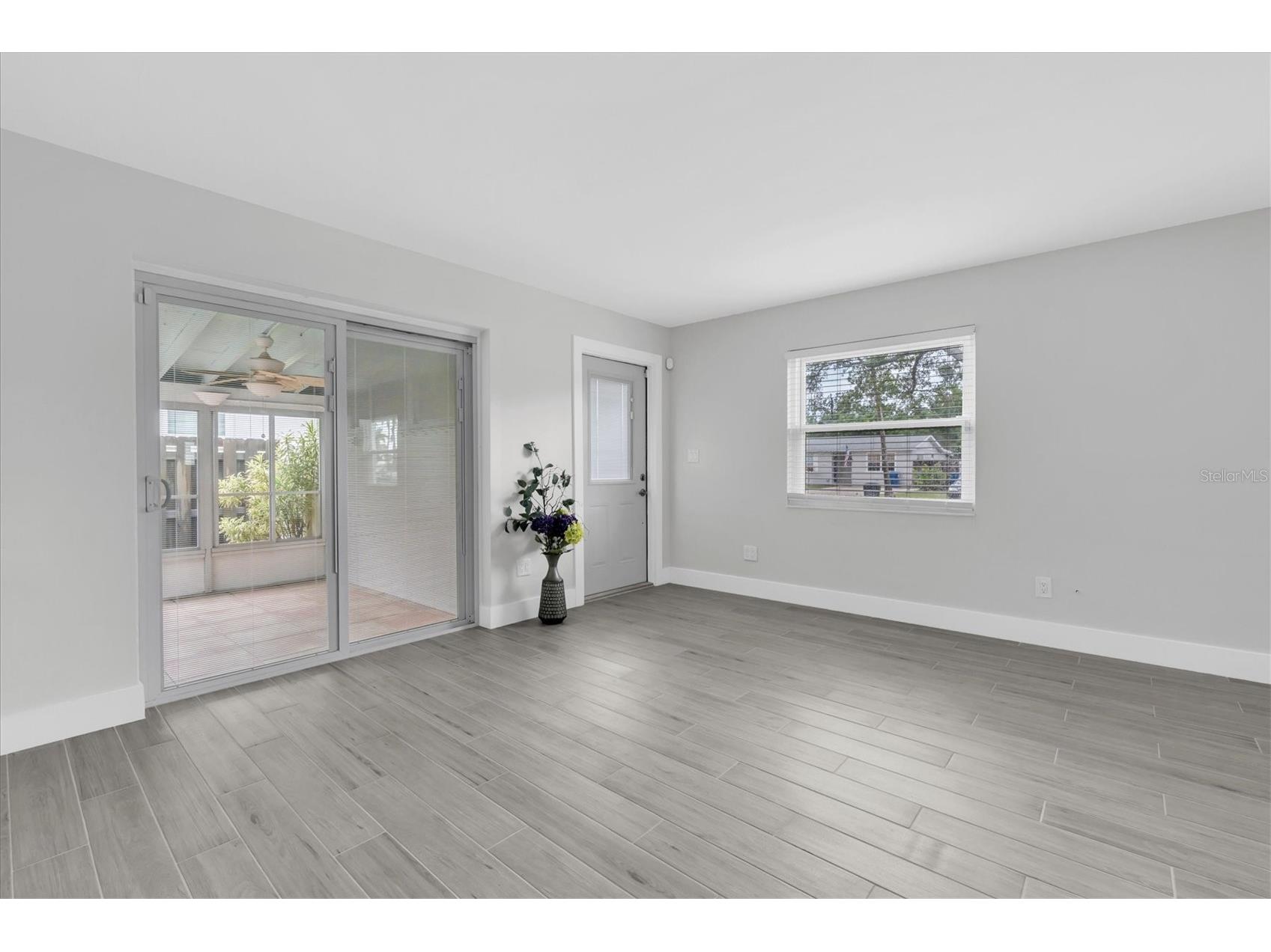 4201 Des Moines Street NE Saint Petersburg FL 33703 TB8523270 image4
