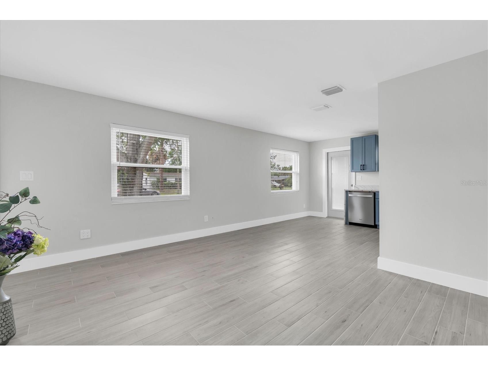 4201 Des Moines Street NE Saint Petersburg FL 33703 TB8523270 image5