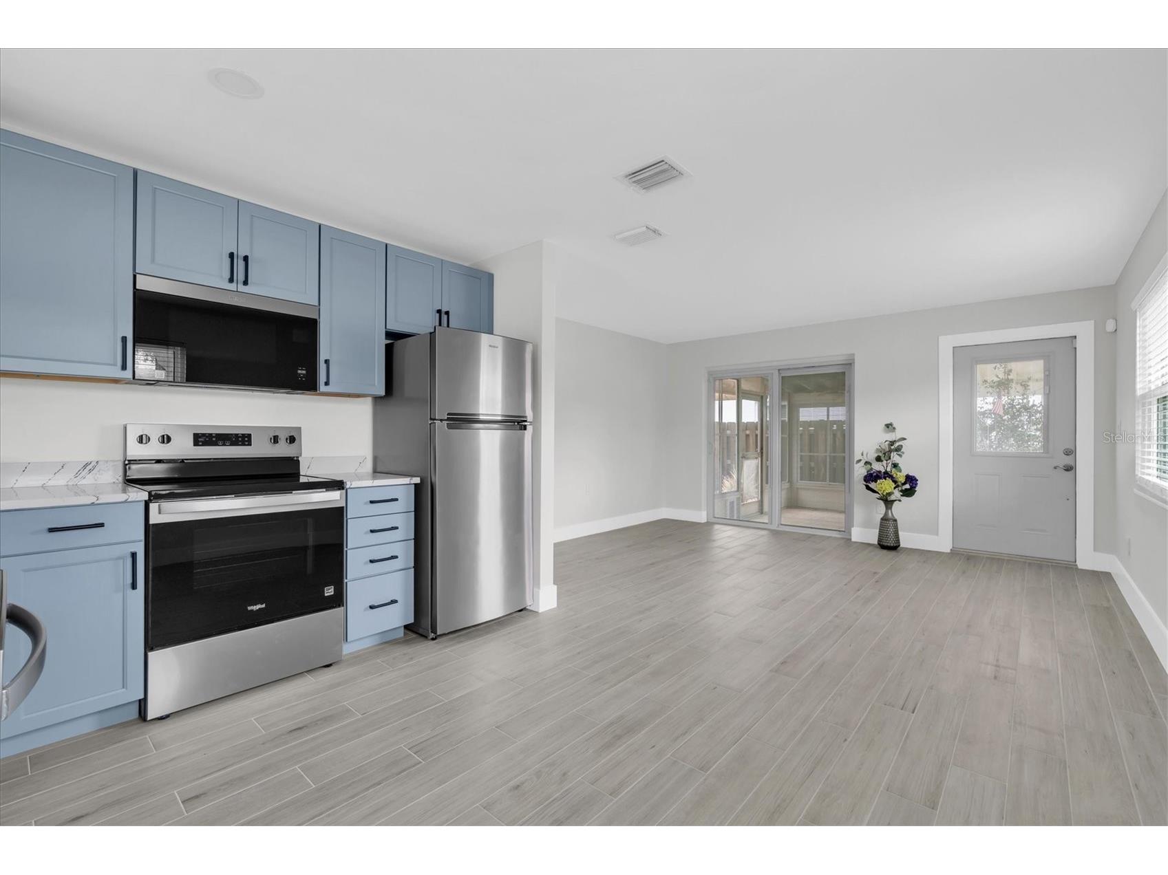 4201 Des Moines Street NE Saint Petersburg FL 33703 TB8523270 image6
