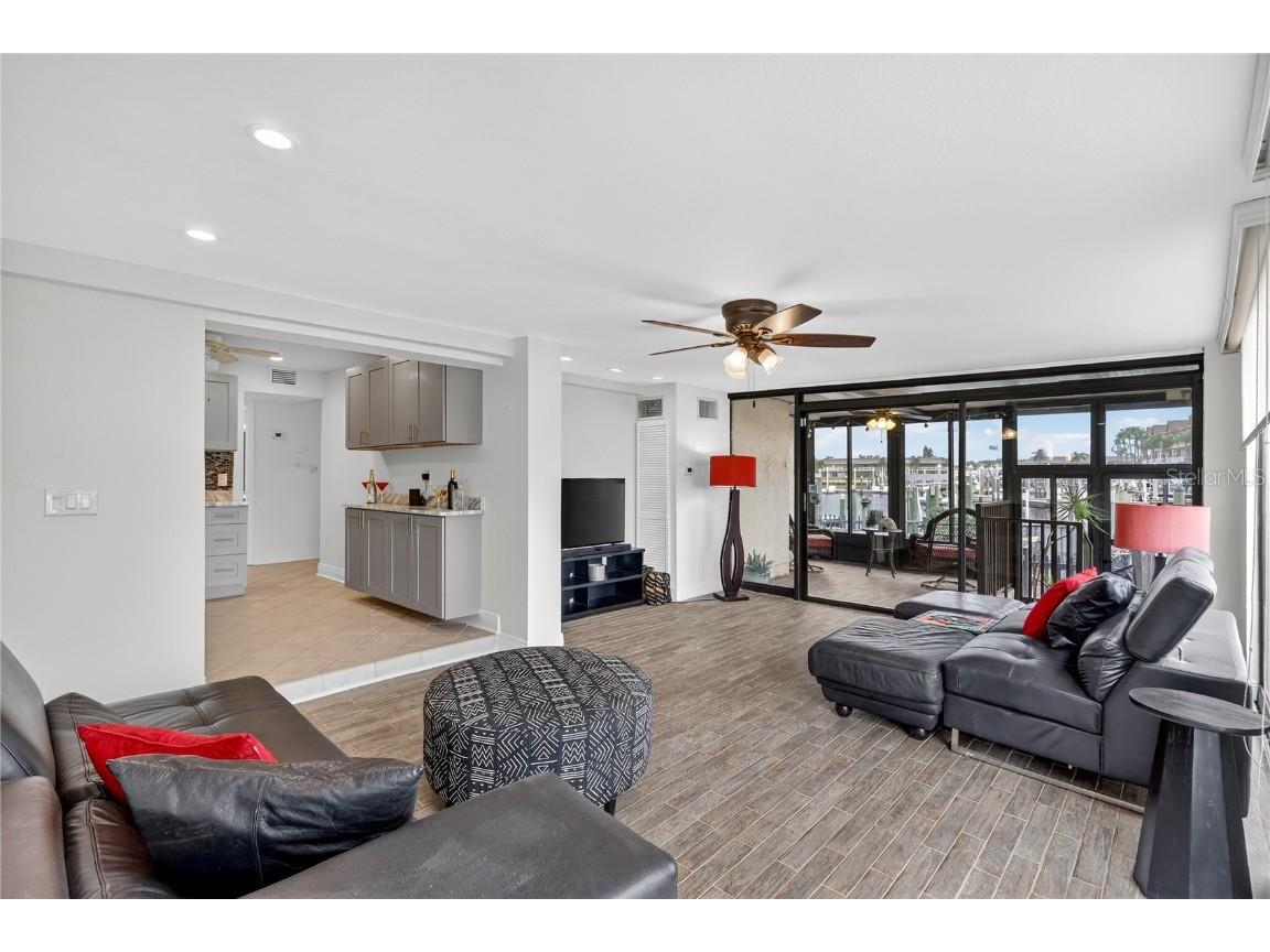 4201 Fogcutter Court Tampa FL 33615 - SALTWATER CANAL TO TAMPA BAY TB8421880 image21