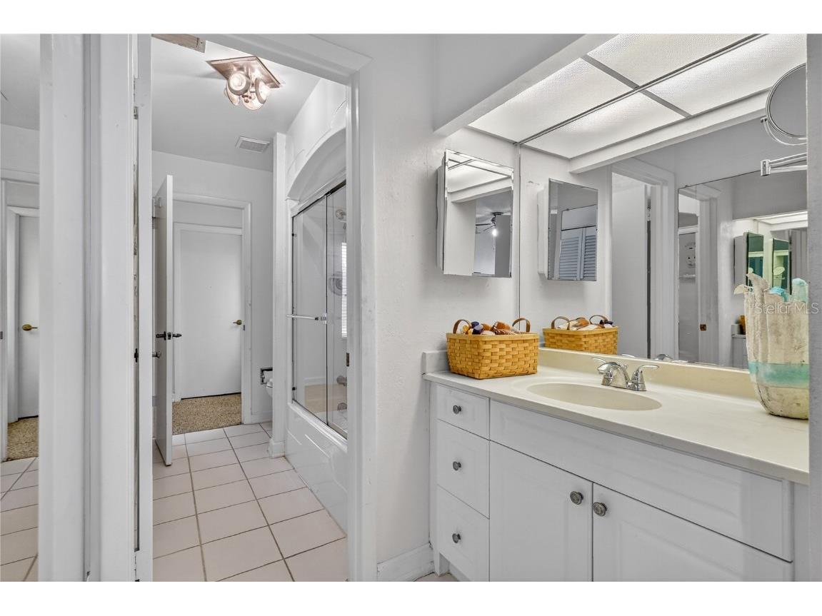 4201 Fogcutter Court Tampa FL 33615 - SALTWATER CANAL TO TAMPA BAY TB8421880 image36