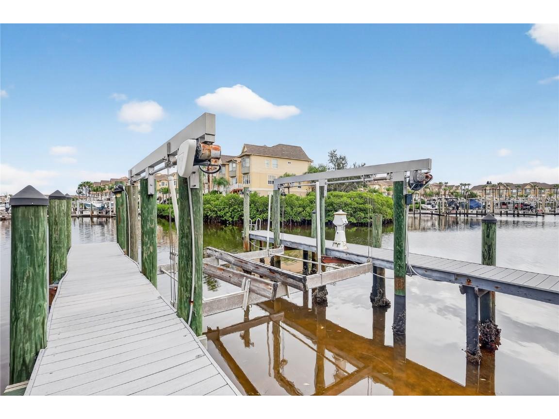 4201 Fogcutter Court Tampa FL 33615 - SALTWATER CANAL TO TAMPA BAY TB8421880 image6