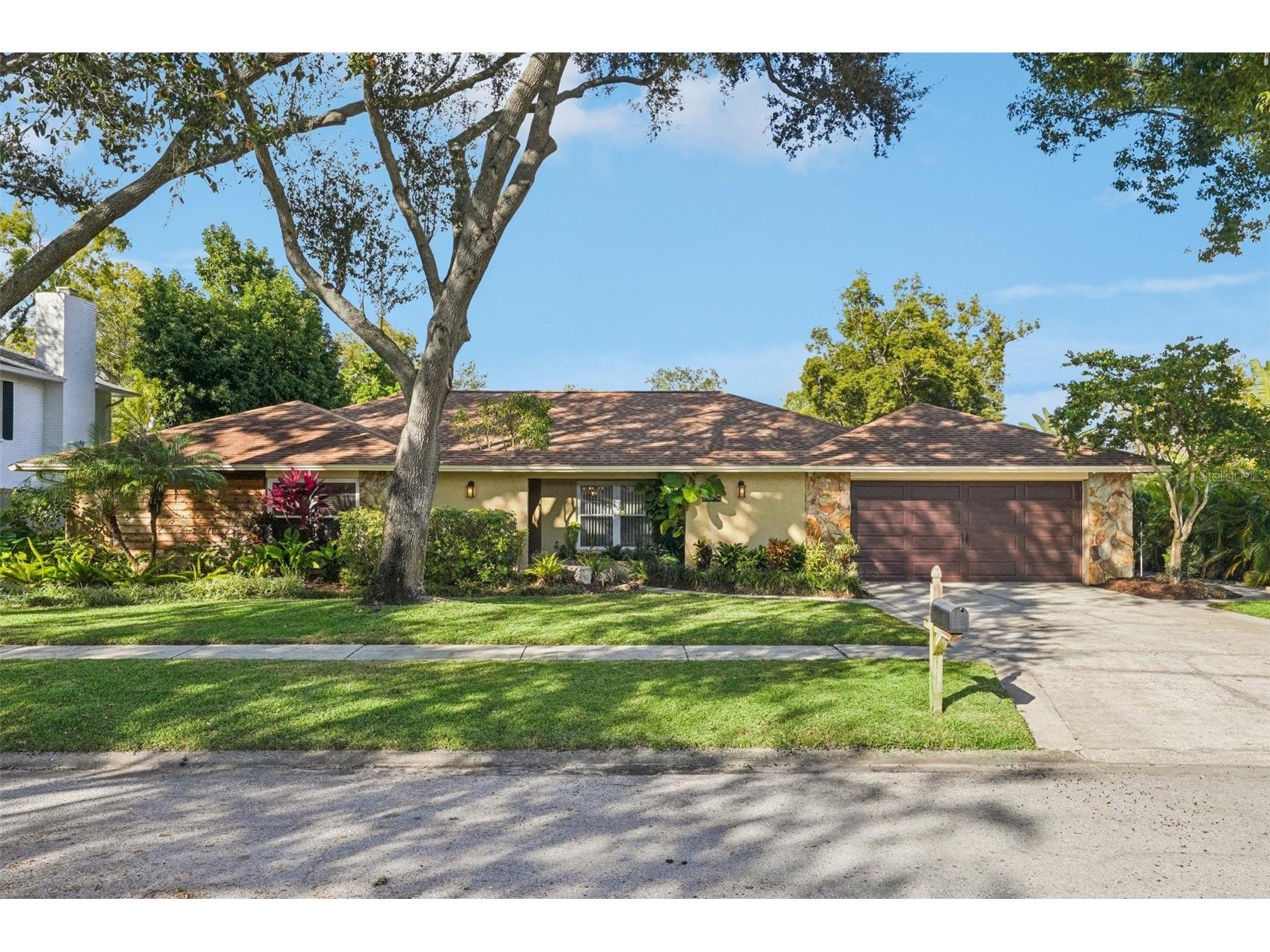 4201 Meadow Hill Drive Tampa FL 33618 TB8464720 image1