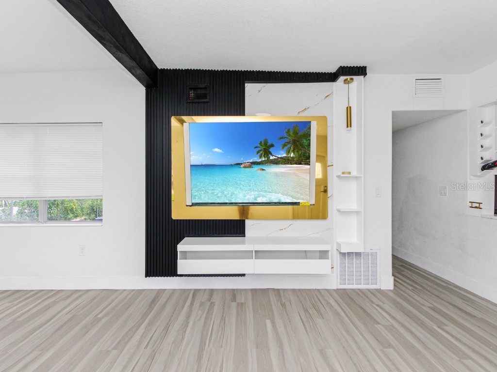 4201 Park Lake Street Orlando FL 32803 - LAKE GEAR S5133318 image17