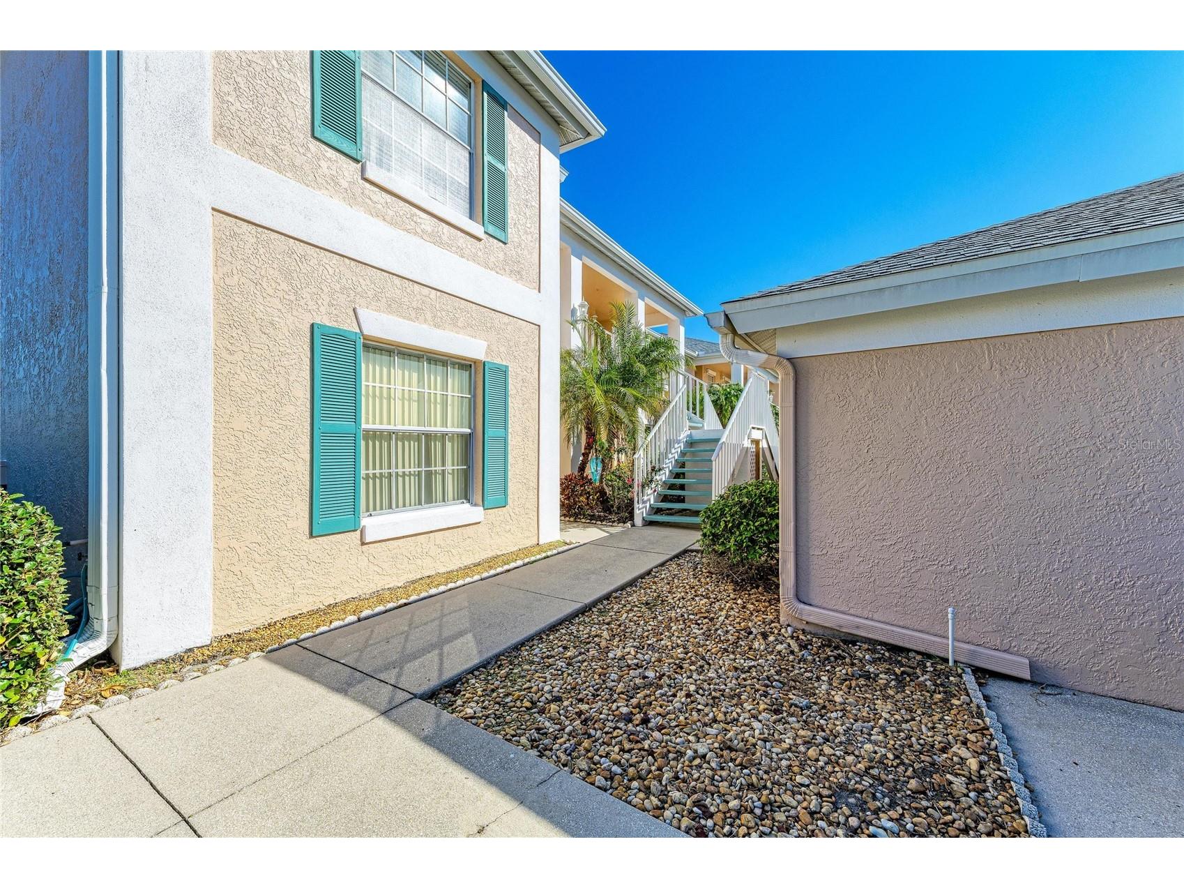 4202 Caddie Drive E #201 Bradenton FL 34203 A4682014 image3