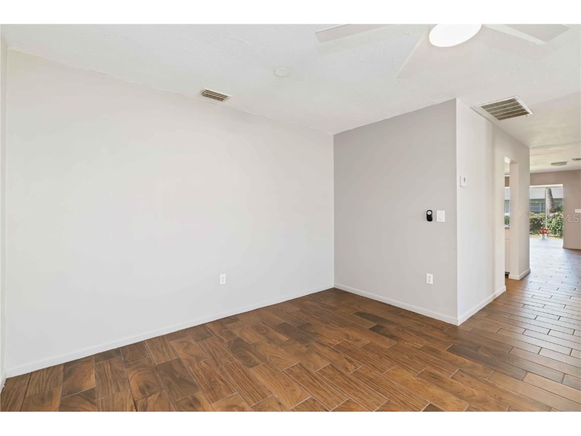 4202 Center Pointe Lane #30 Sarasota FL 34233 A4672826 image9