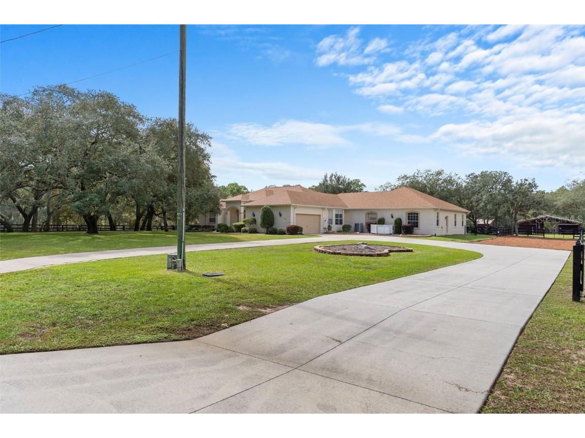 4202 N Pony Drive Beverly Hills FL 34465 W7880217 image2