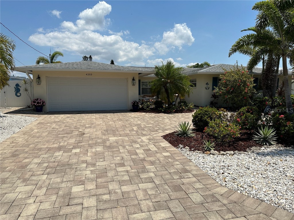 4203 99th Street W Bradenton FL 34210 - CANAL OFF OF PALMA SOLA BAY A4568307 image1