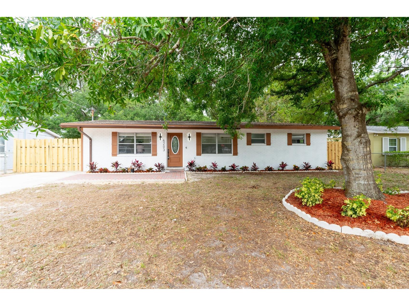 4203 Fawn Circle Tampa FL 33610 TB8503948 image1