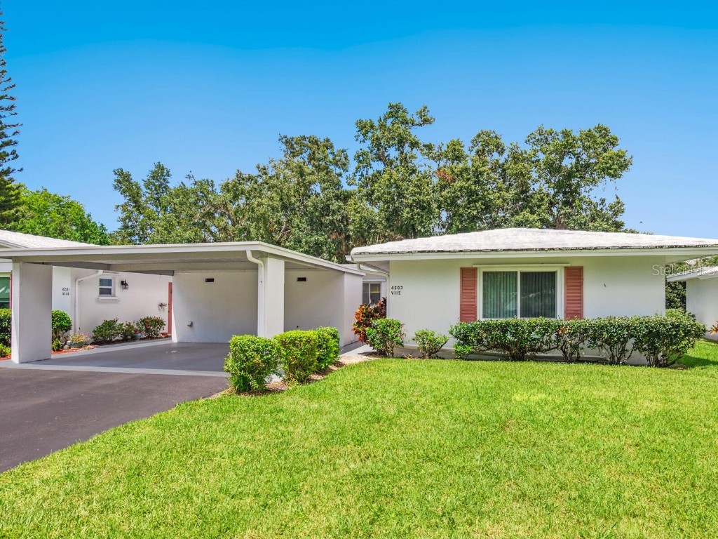 4203 Schwalbe Drive #115 Sarasota FL 34235 A4656114 image1
