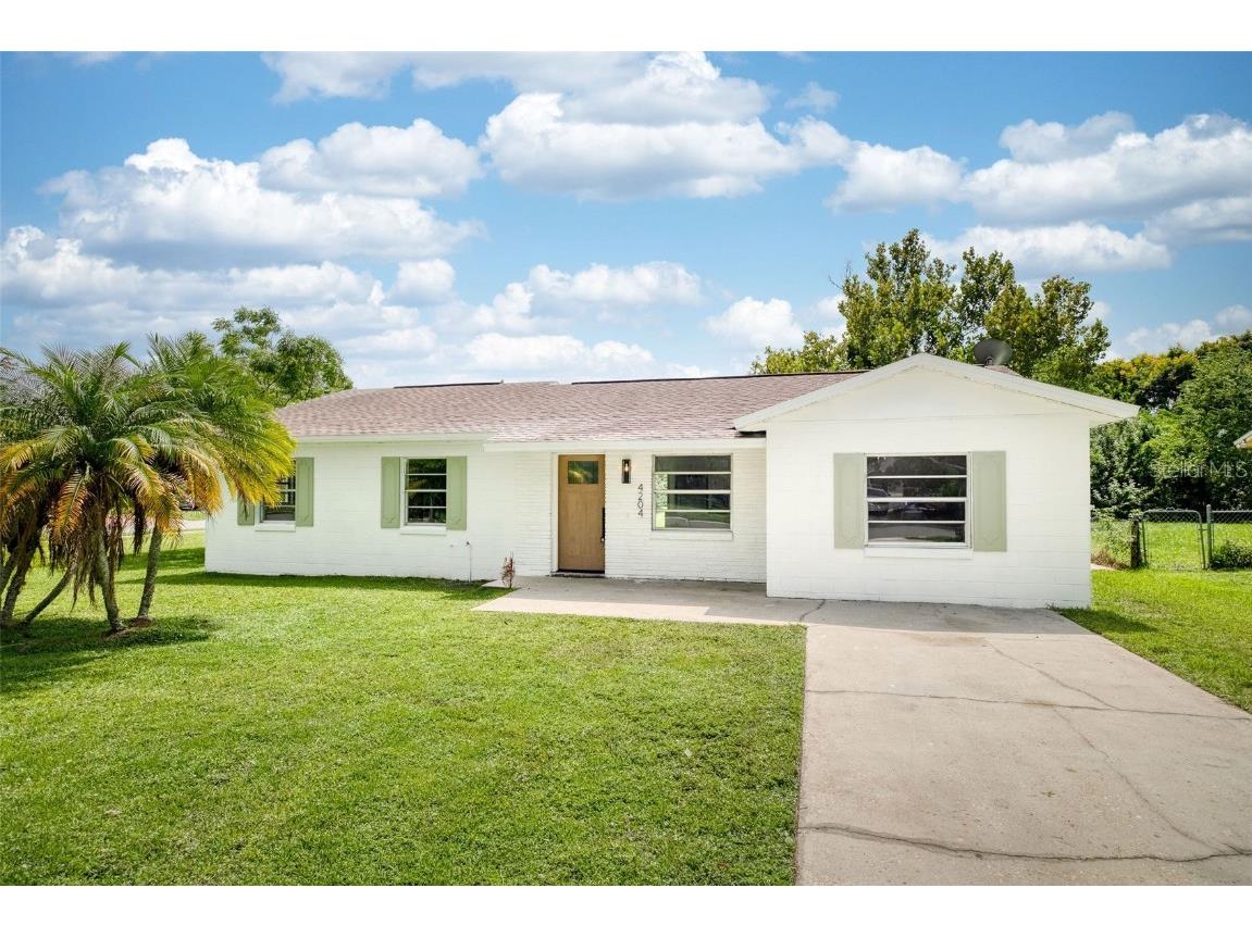 4204 Carousel Road Orlando FL 32808 O6337956 image1