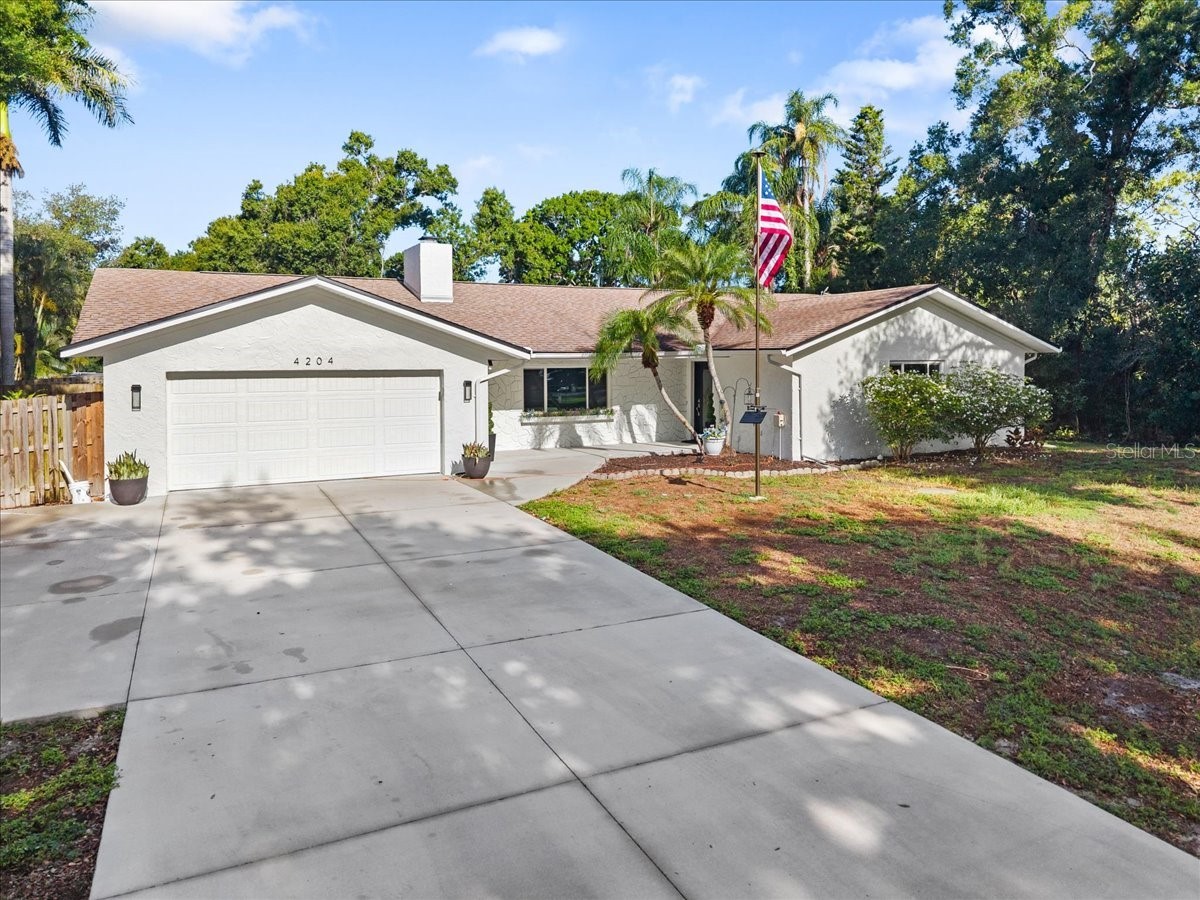 4204 Pine Meadow Terrace Sarasota FL 34233 A4694949 image1