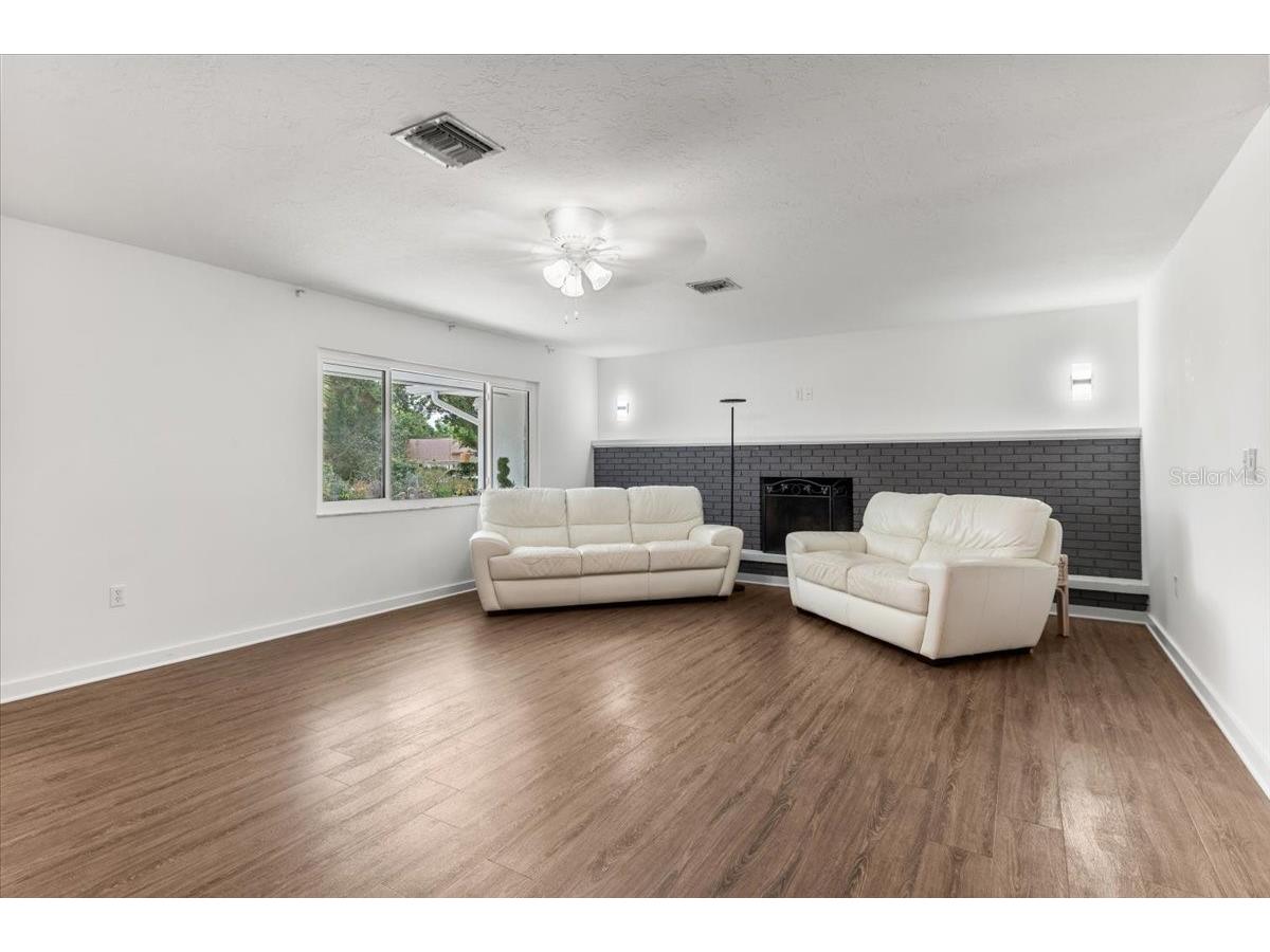 4204 Pine Meadow Terrace Sarasota FL 34233 A4694949 image10