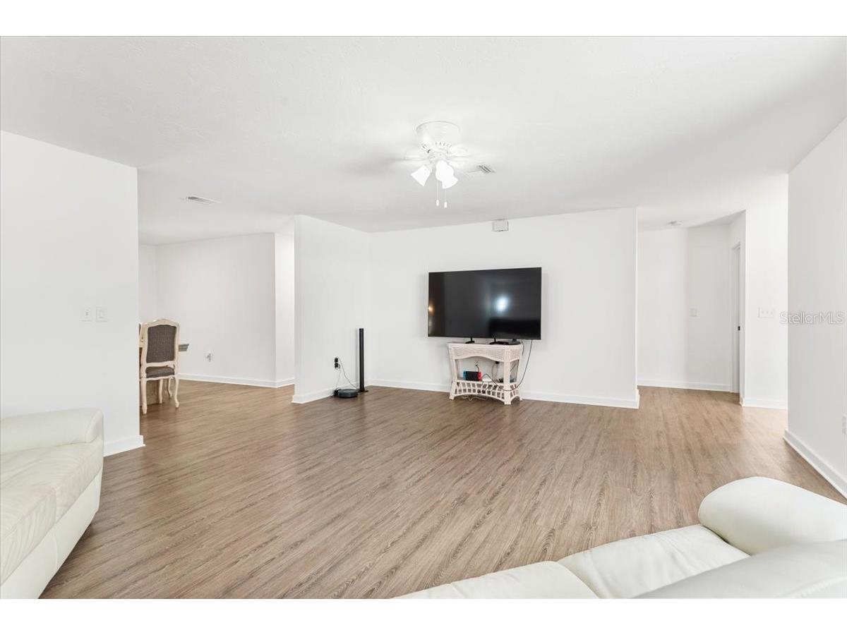 4204 Pine Meadow Terrace Sarasota FL 34233 A4694949 image11