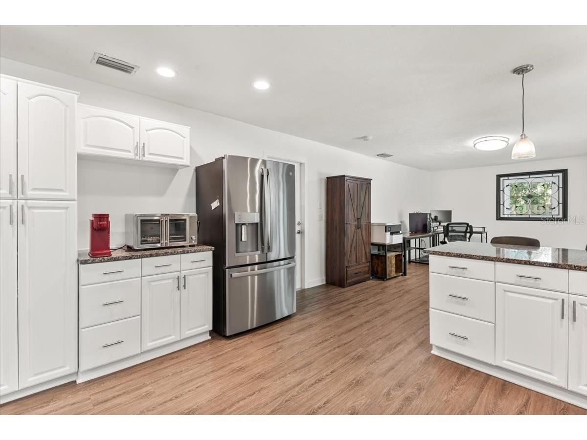 4204 Pine Meadow Terrace Sarasota FL 34233 A4694949 image15