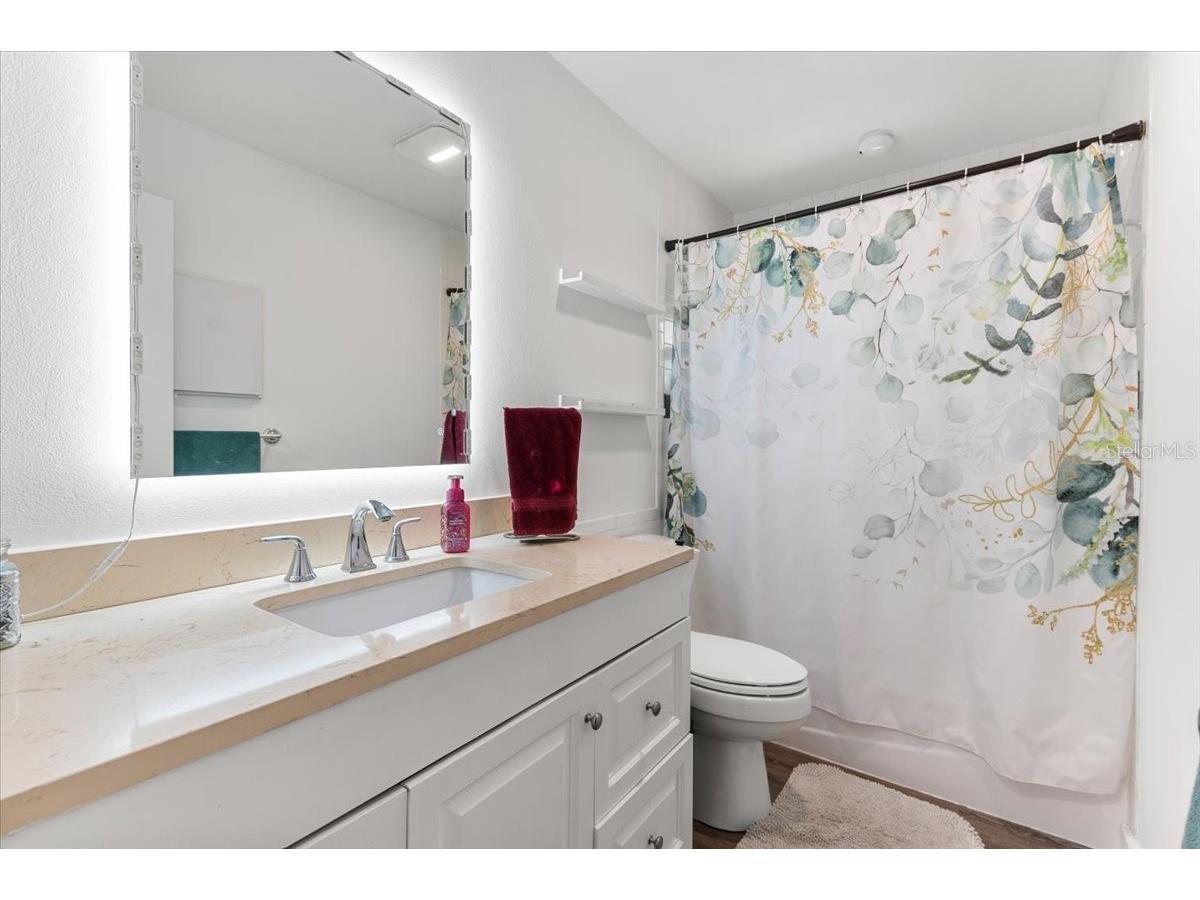 4204 Pine Meadow Terrace Sarasota FL 34233 A4694949 image25