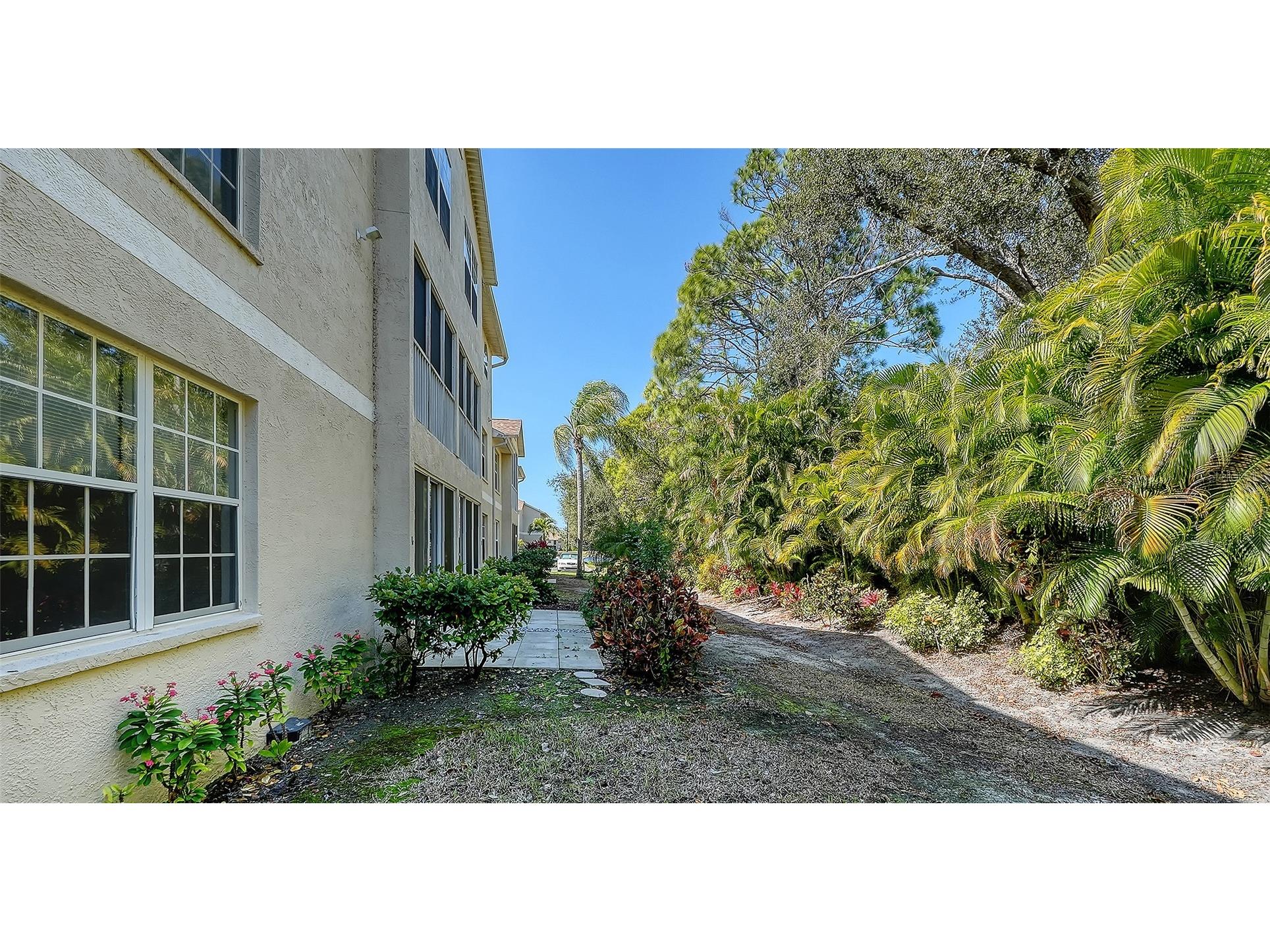 4205 Castlebridge Lane #1112 Sarasota FL 34238 A4682787 image32