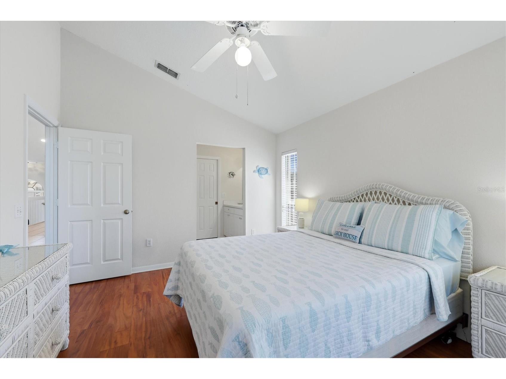 4205 Castlebridge Lane #1120 Sarasota FL 34238 A4686760 image16