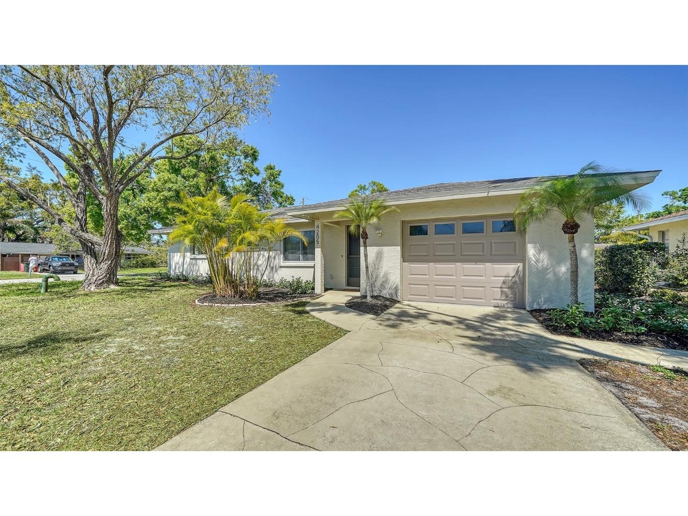 4205 Ruth Way Sarasota FL 34232 A4644036 image1