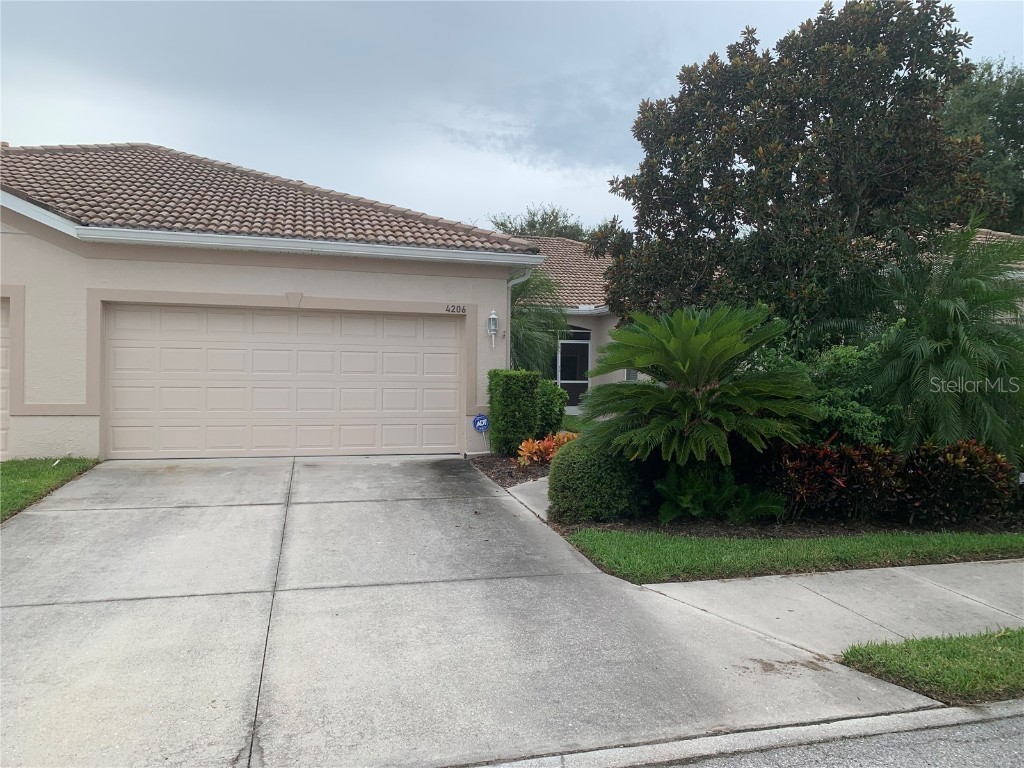4206 Cascade Falls Drive Sarasota FL 34243 A4512088 image1