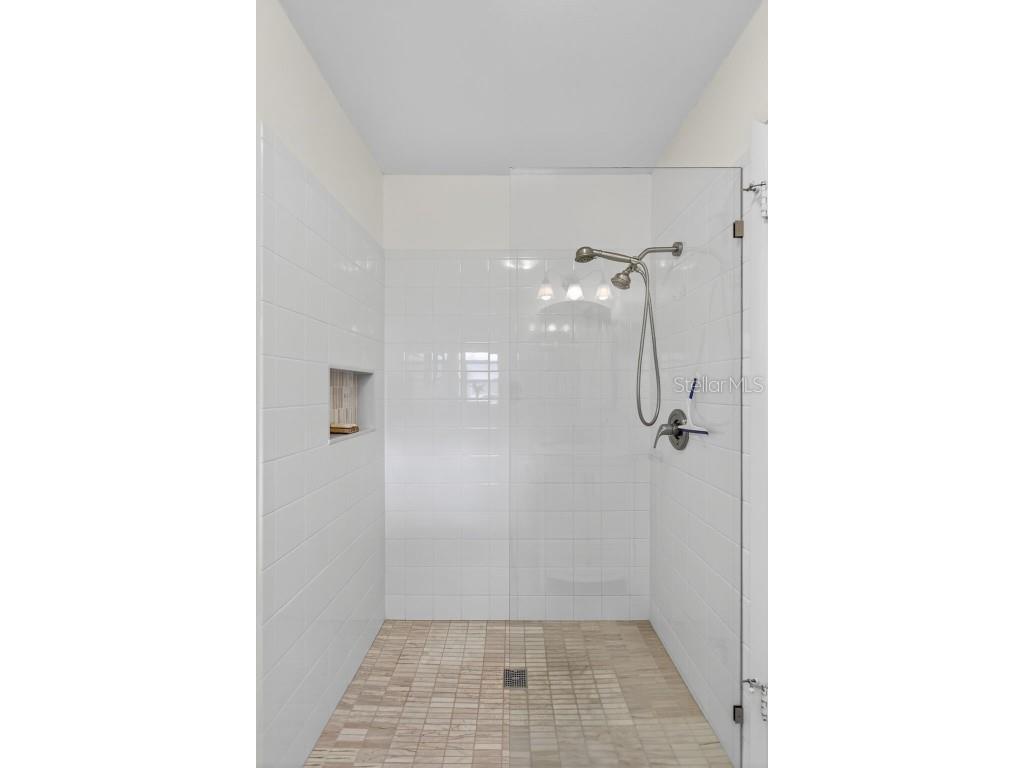 4207 34th Avenue Drive W #4207 Bradenton FL 34205 A4670780 image28