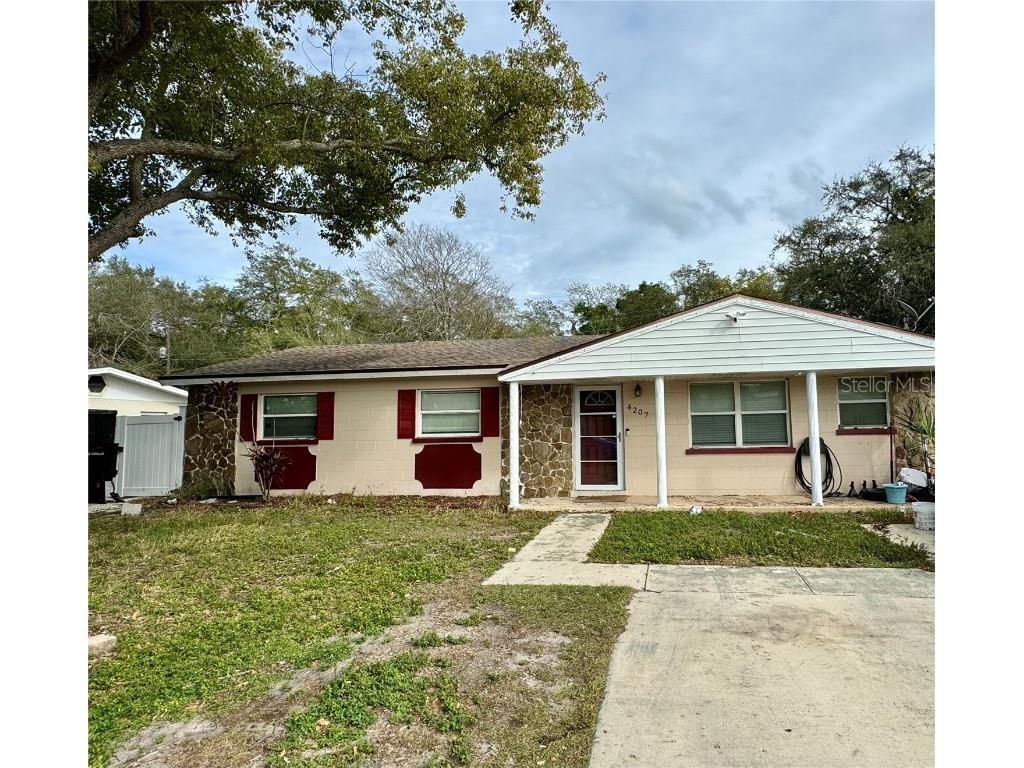 4207 35th Street W Bradenton FL 34205 A4597321 image1