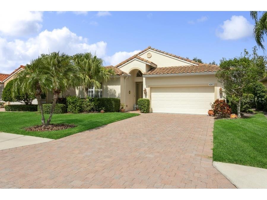 4207 66th Terrace E Sarasota FL 34243 A4585014 image1