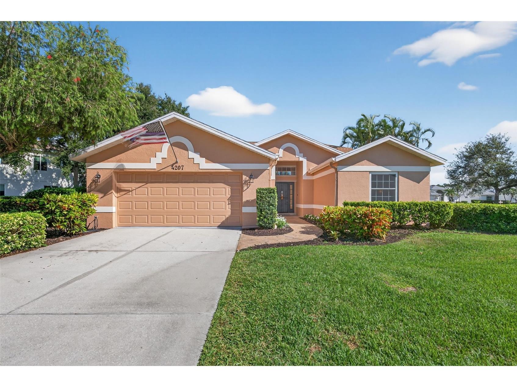 4207 Balmoral Way Sarasota FL 34238 A4666731 image1