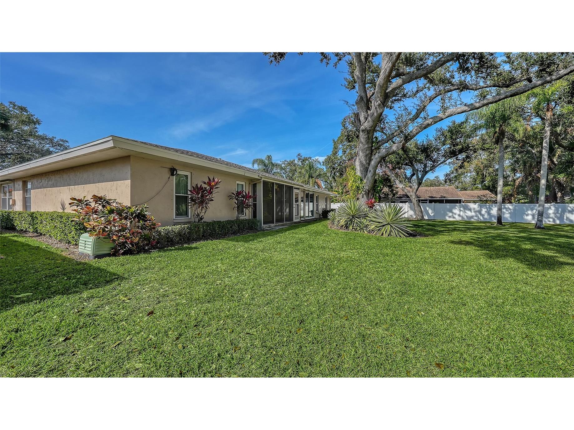 4207 Bowling Green Circle #35 Sarasota FL 34233 A4677864 image23
