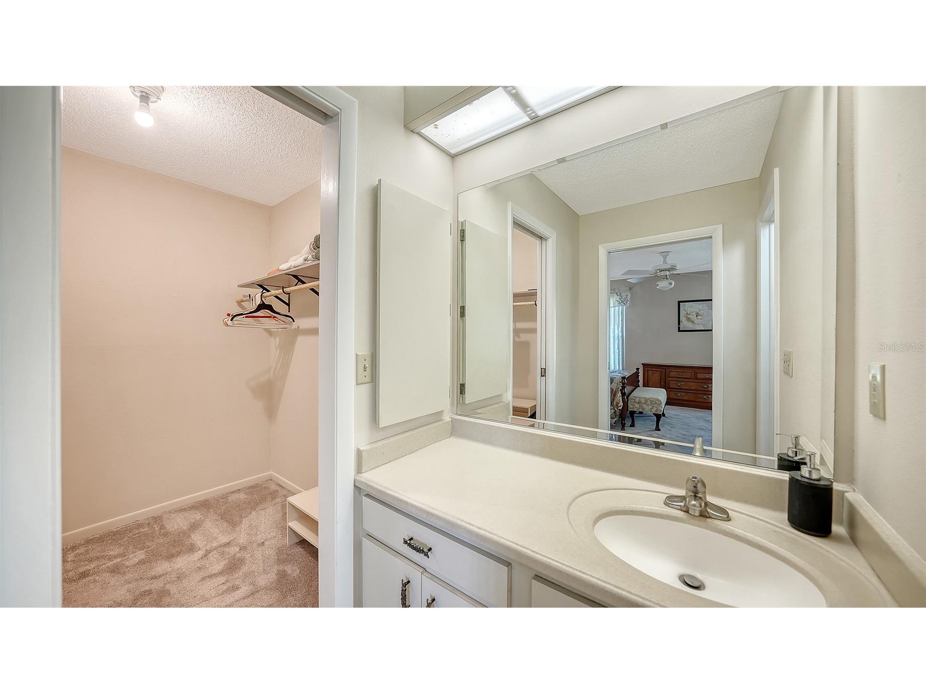 4207 Bowling Green Circle #35 Sarasota FL 34233 A4677864 image29