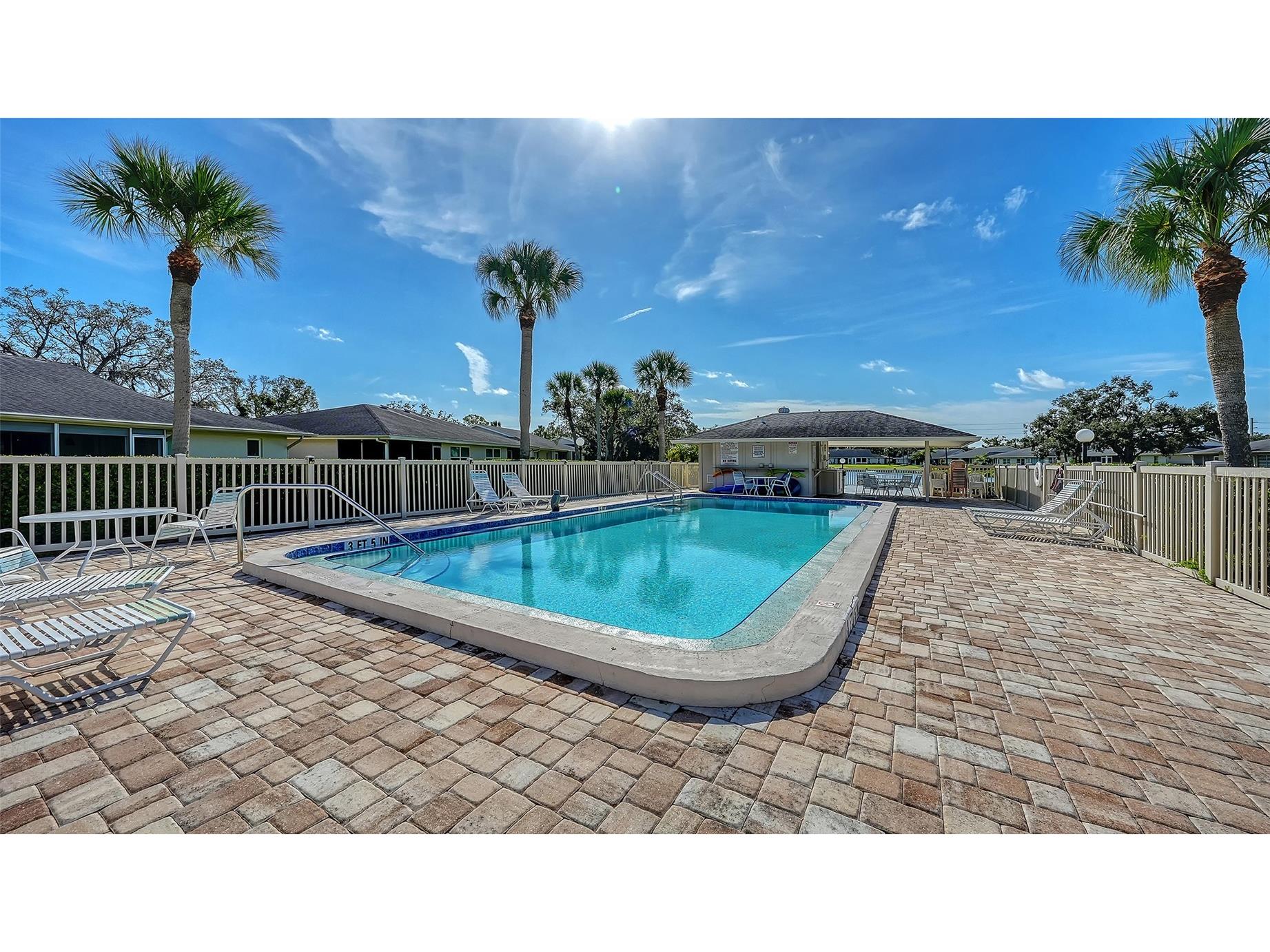 4207 Bowling Green Circle #35 Sarasota FL 34233 A4677864 image36