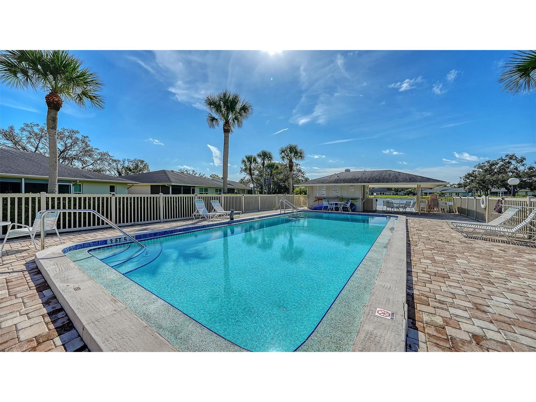 4207 Bowling Green Circle #35 Sarasota FL 34233 A4677864 image37
