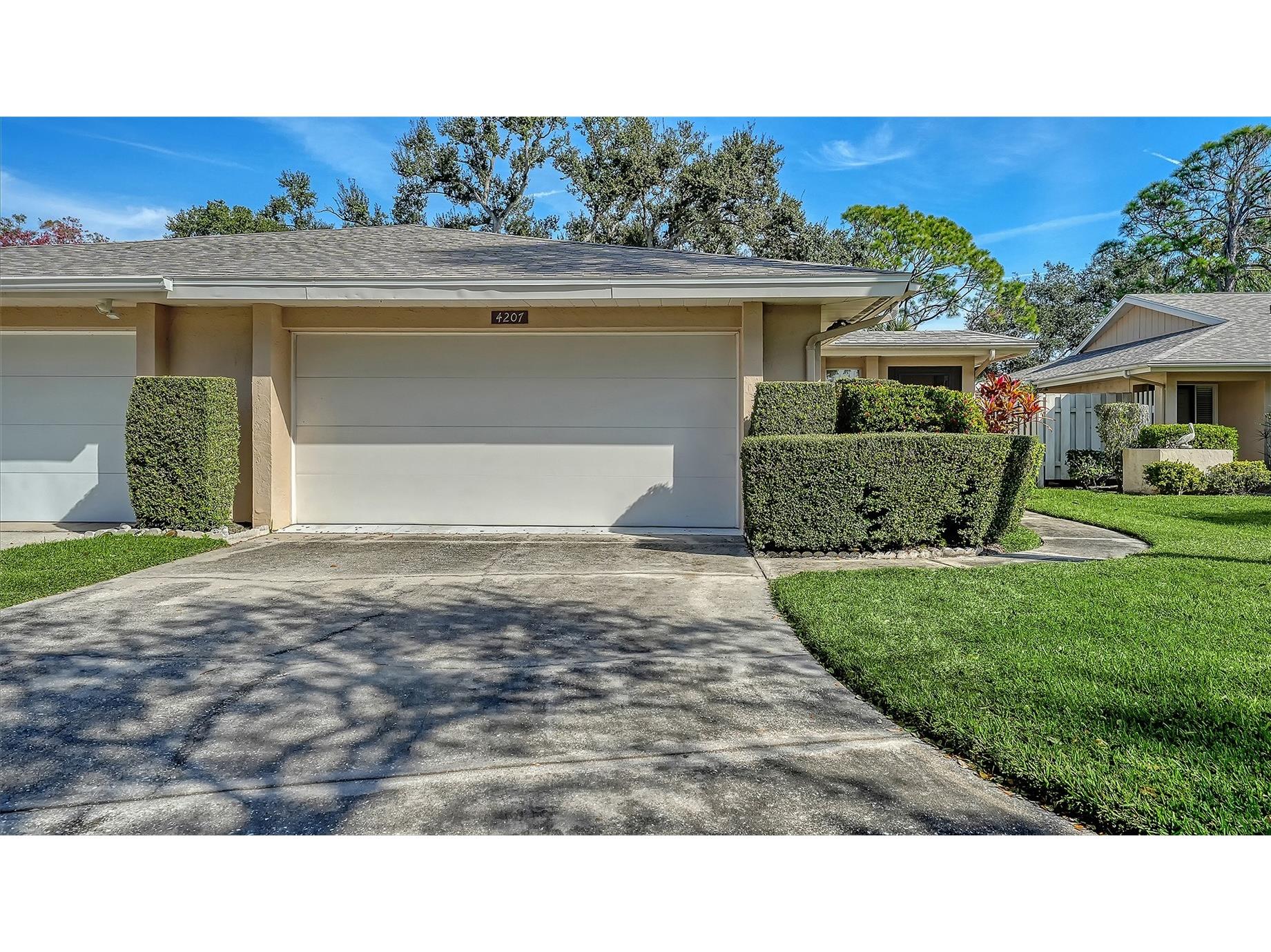 4207 Bowling Green Circle #35 Sarasota FL 34233 A4677864 image39
