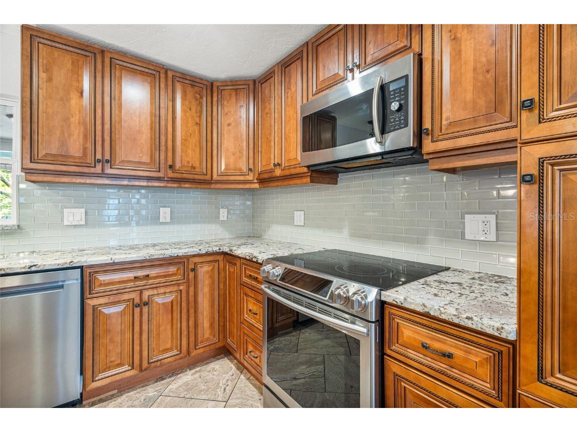 4207 Charing Cross Road Sarasota FL 34241 A4661727 image12