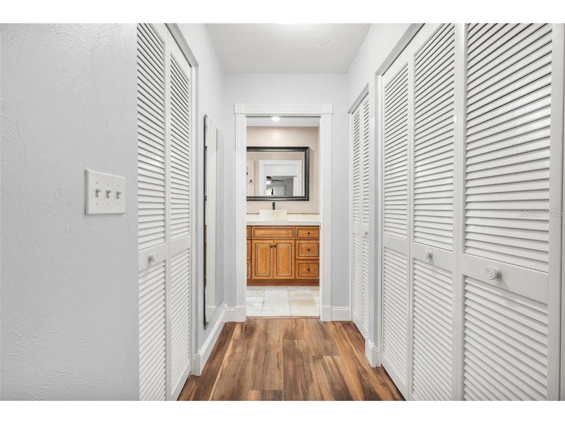 4207 Charing Cross Road Sarasota FL 34241 A4661727 image24