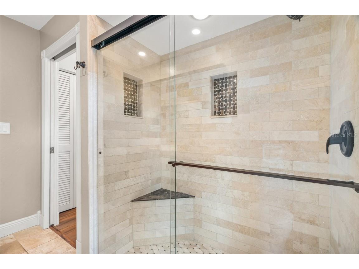 4207 Charing Cross Road Sarasota FL 34241 A4661727 image28