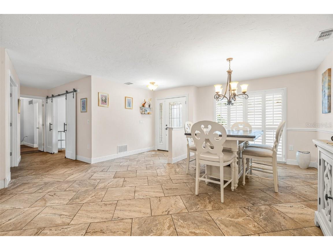 4207 Charing Cross Road Sarasota FL 34241 A4661727 image7