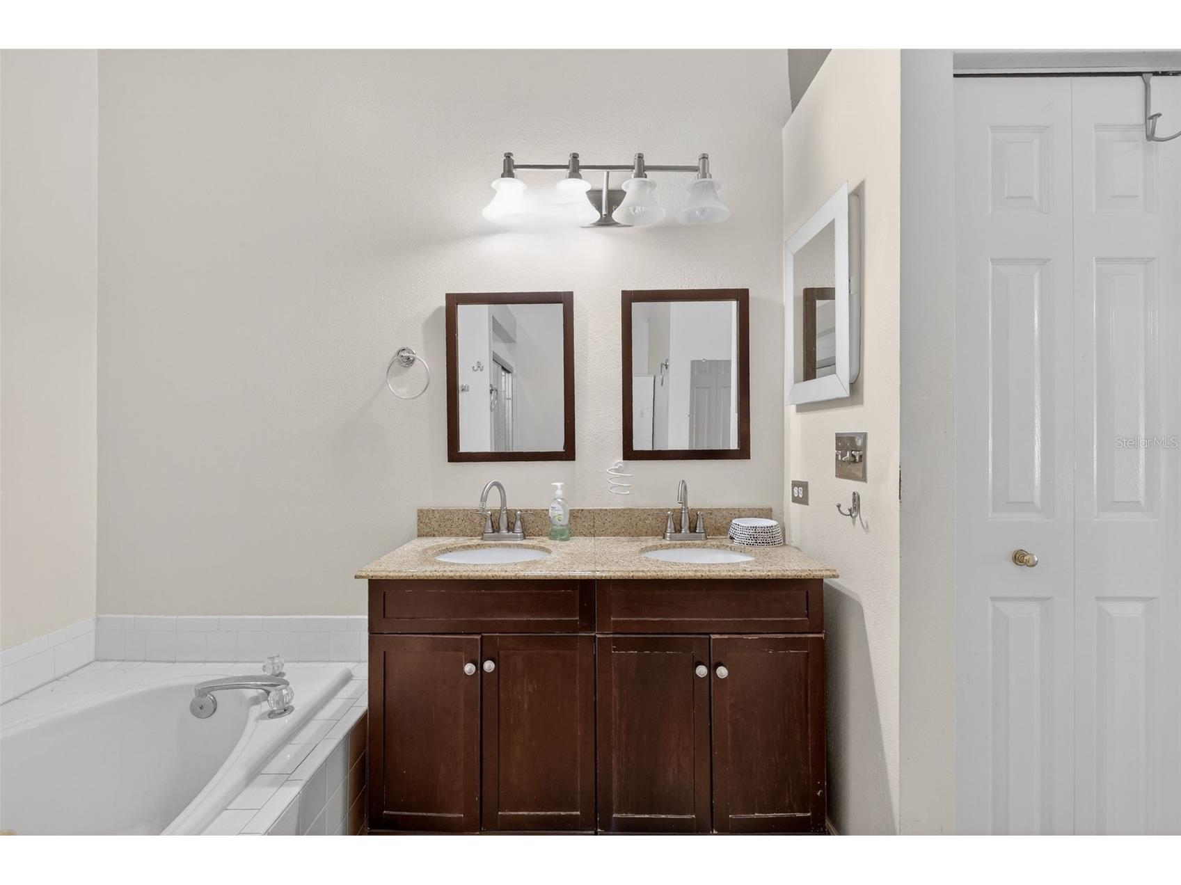 4207 Chesterfield Circle Palm Harbor FL 34683 TB8469846 image17