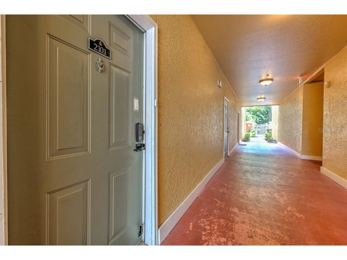 4207 S Dale Mabry Highway #2101 Tampa FL 33611 TB8399438 image1