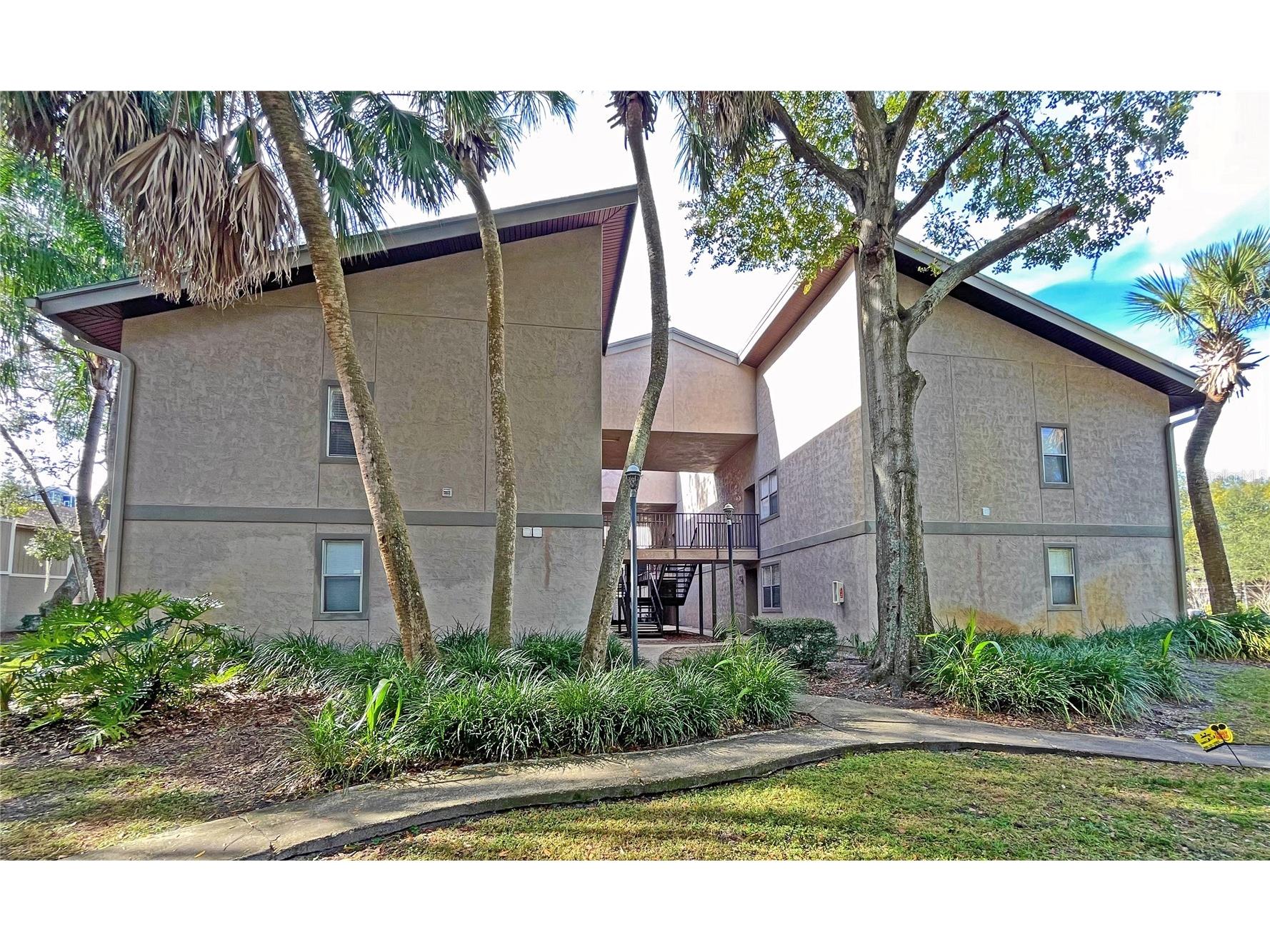 4207 Winding Moss Trail #208 Tampa FL 33613 TB8495910 image1