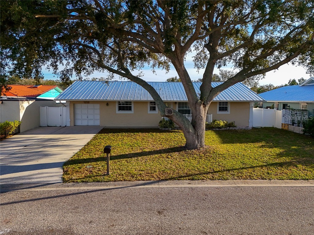 4208 2nd Avenue NE Bradenton FL 34208 A4596989 image1