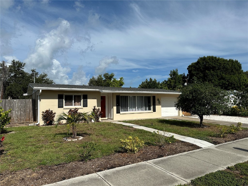 4208 Cape Vista Drive Bradenton FL 34209 A4579664 image1