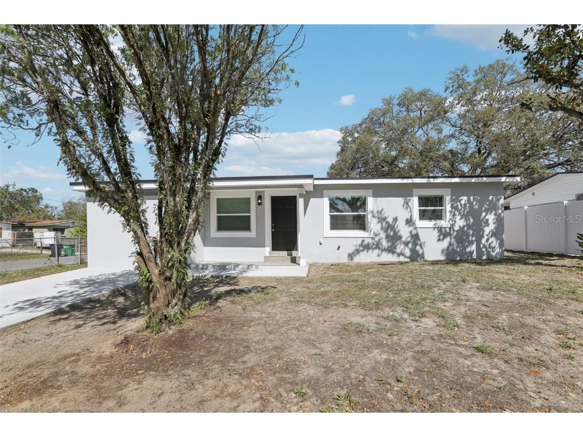 4208 E Sandalwood Circle S Tampa FL 33617 TB8353330 image1